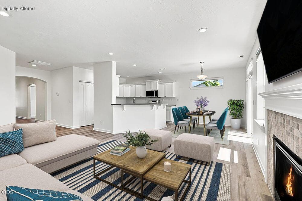 Photo of 2502 NW Glen Oak Avenue 9 of 35