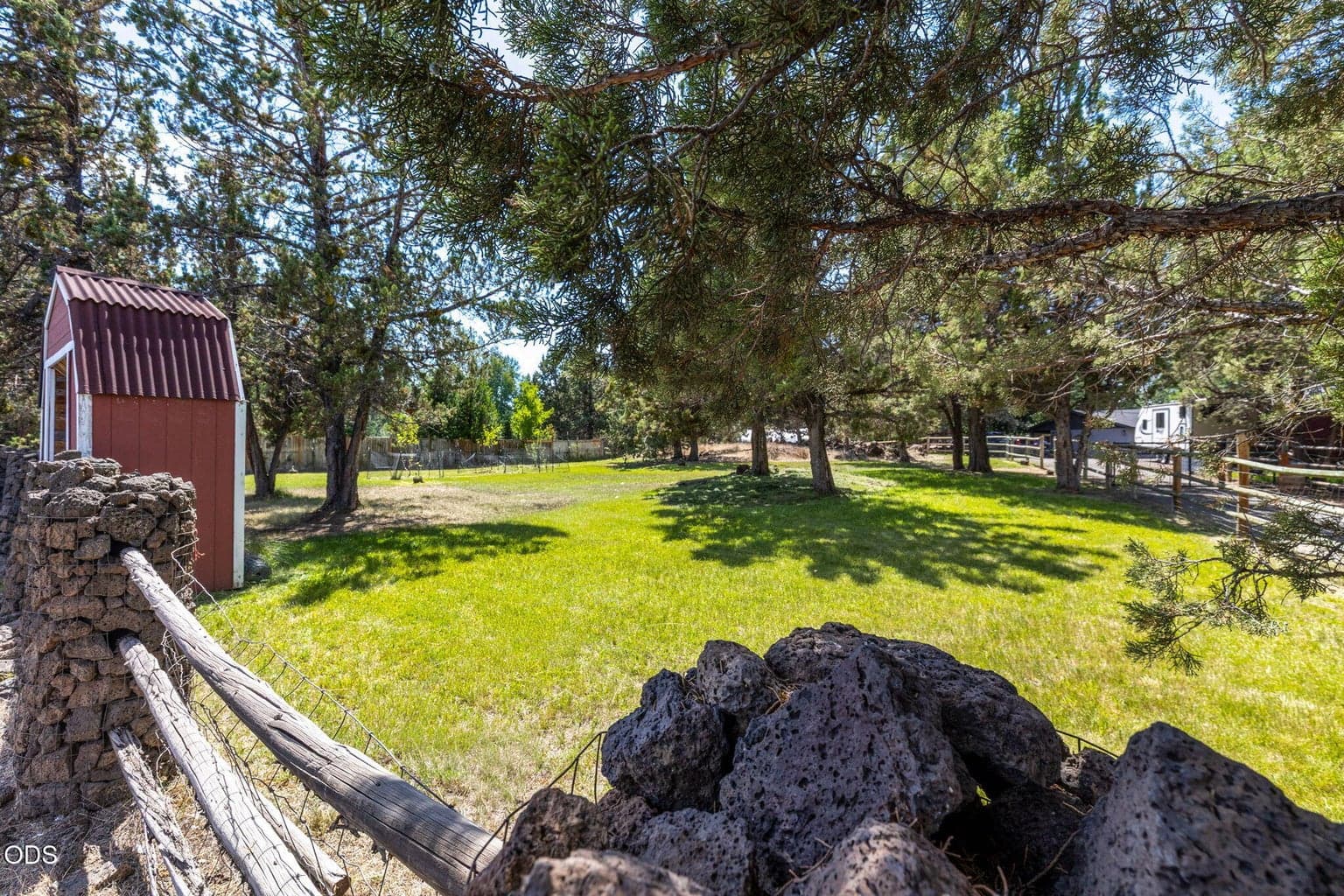 Photo of 63425 Deschutes Market Road 30 of 48