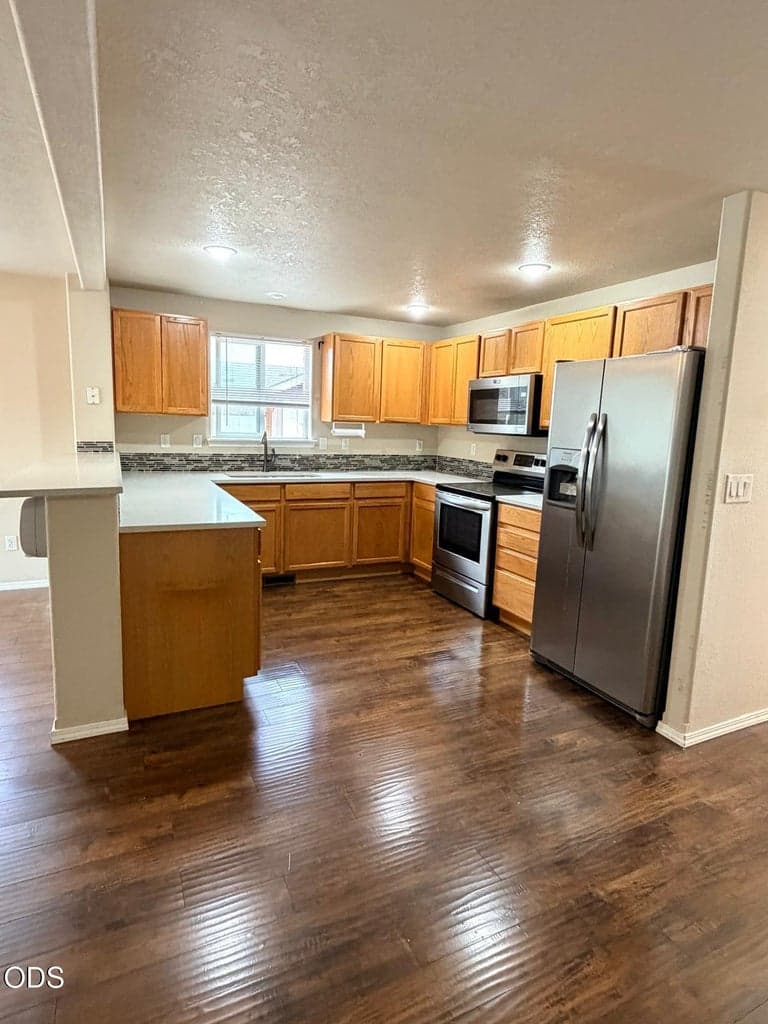 Photo of 2213 22nd Street 3 of 21