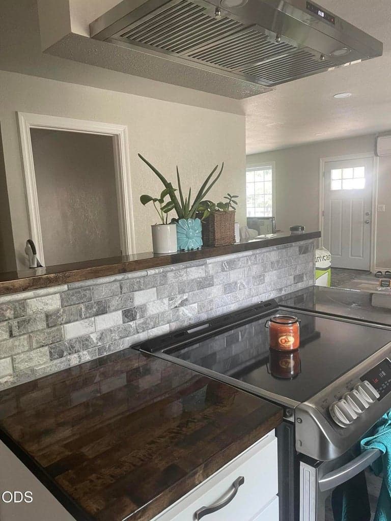 Photo of 843 10th Street 3 of 5