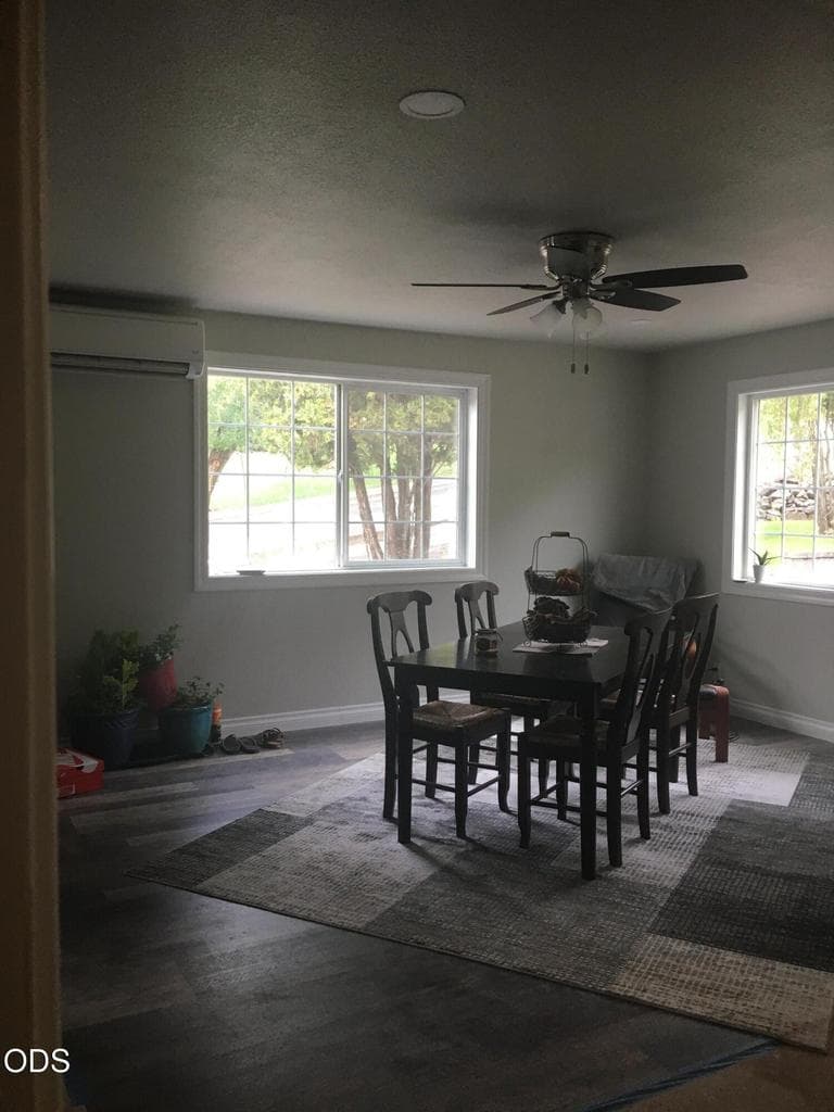 Photo of 843 10th Street 4 of 5