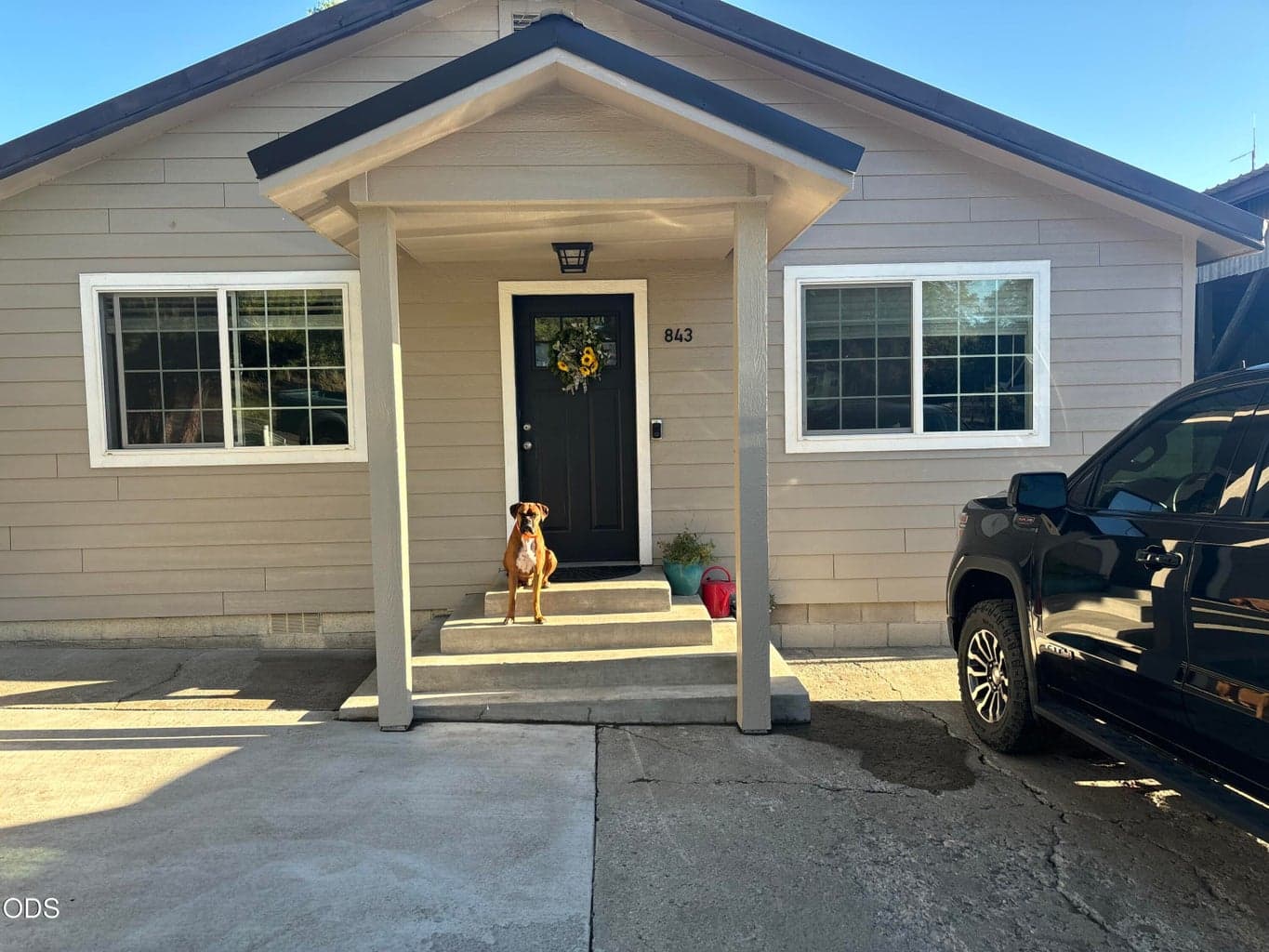 Photo of 843 10th Street 1 of 5