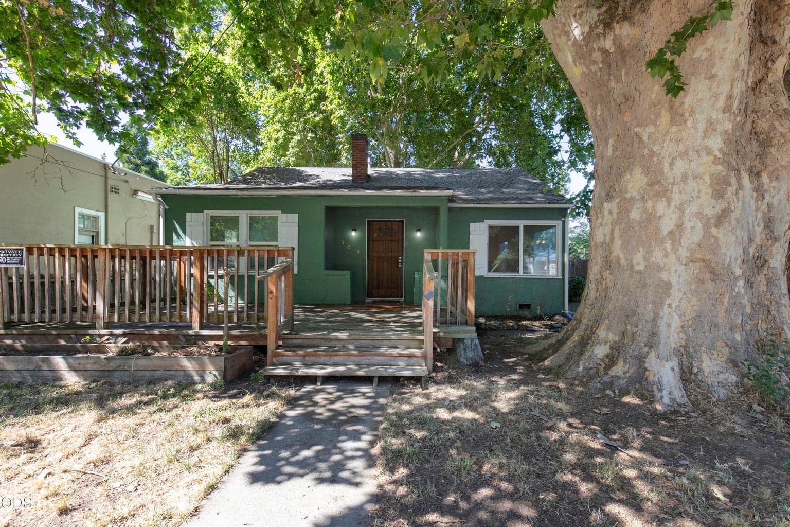 Photo of 805 Taylor Street 2 of 16