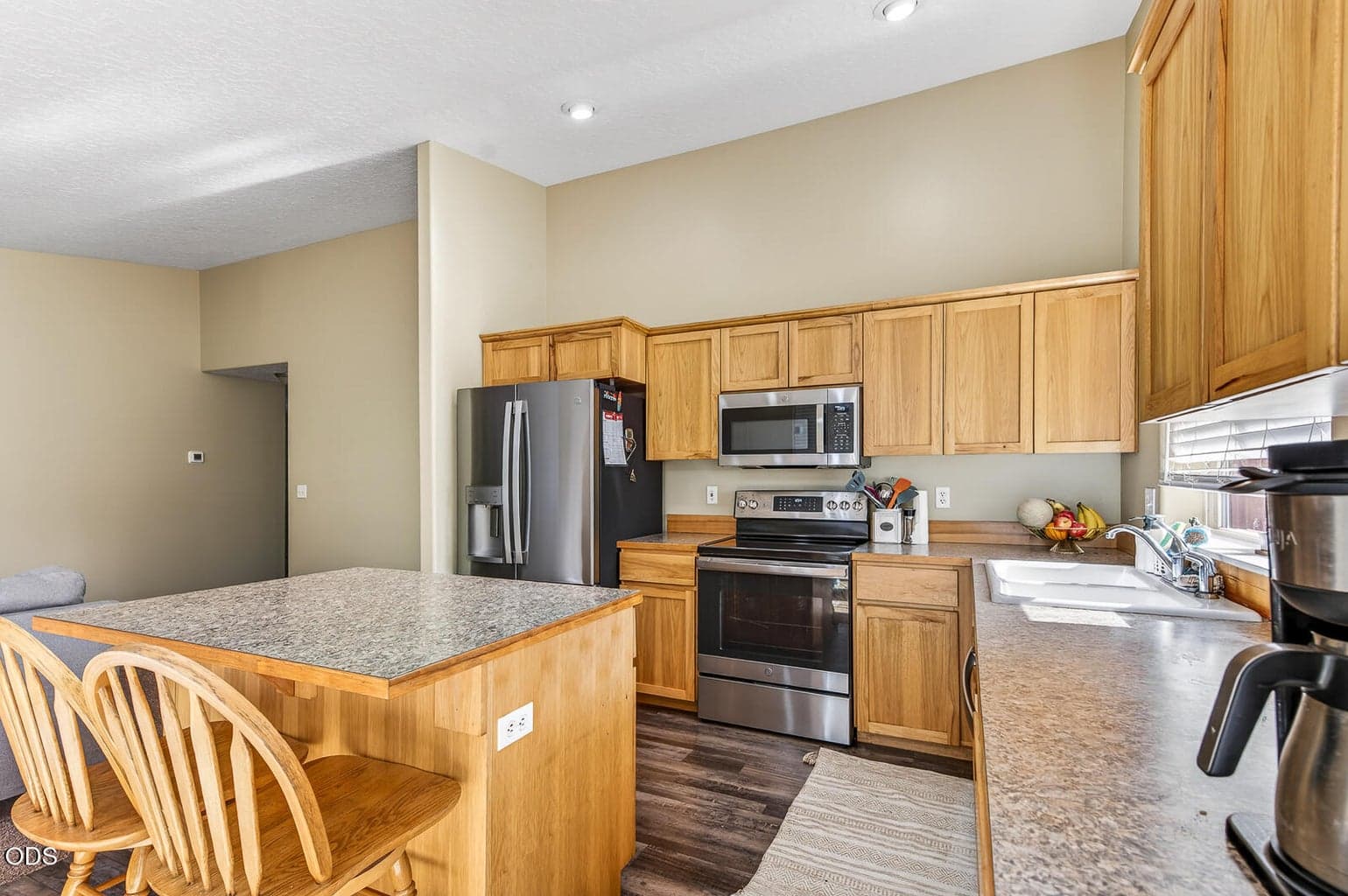 Photo of 16485 Cassidy Drive 3 of 18