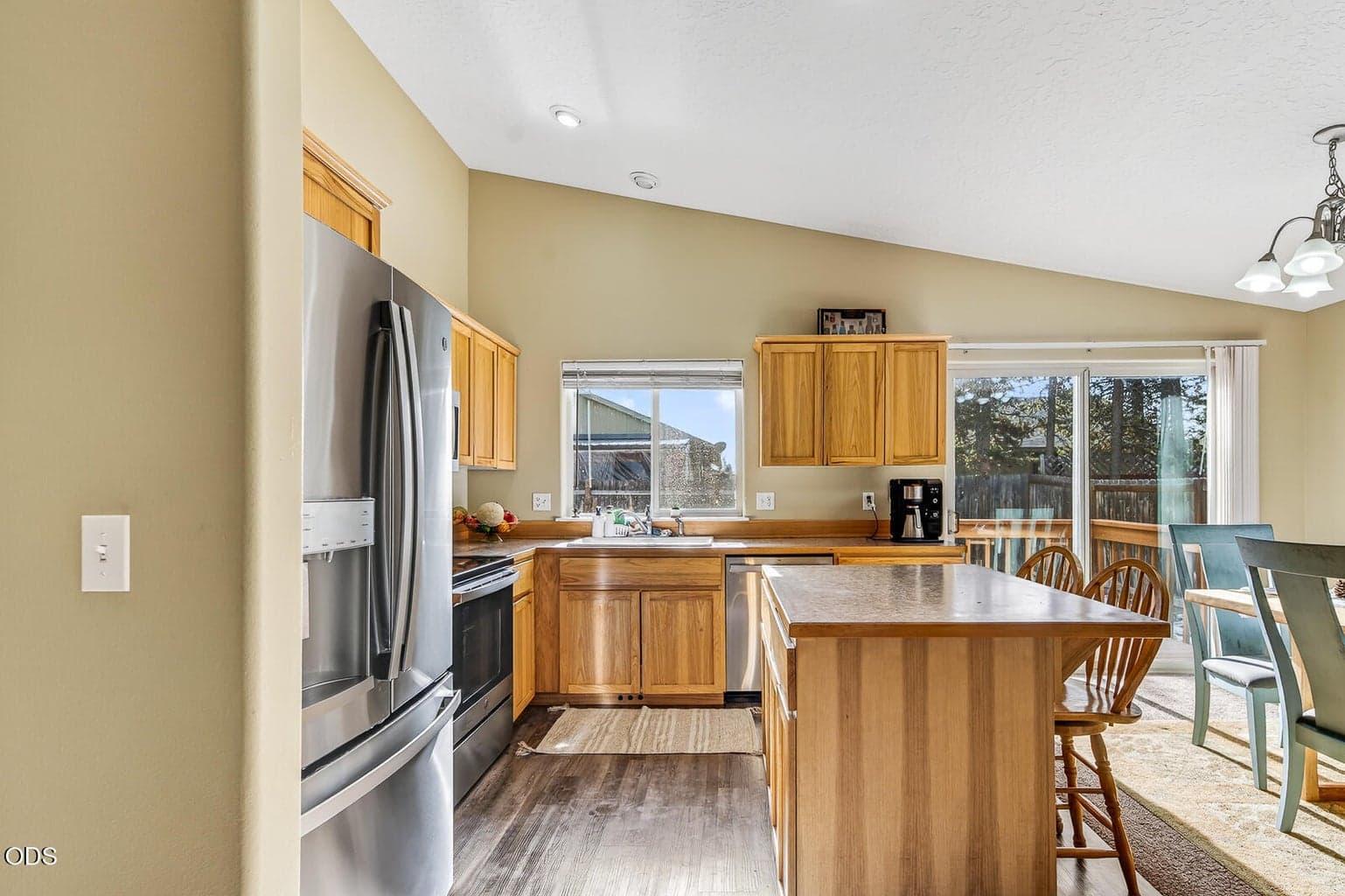 Photo of 16485 Cassidy Drive 5 of 18