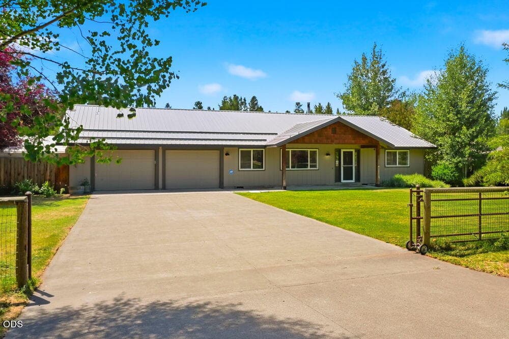 Photo of 16025 Sunset Lane 1 of 66