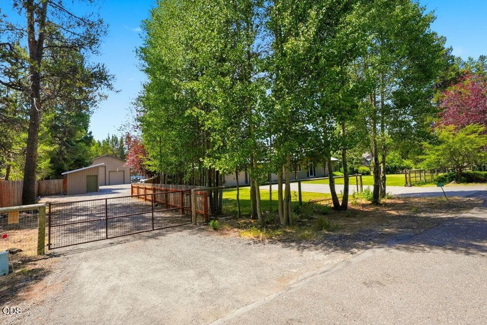 Photo of 16025 Sunset Lane 4 of 66