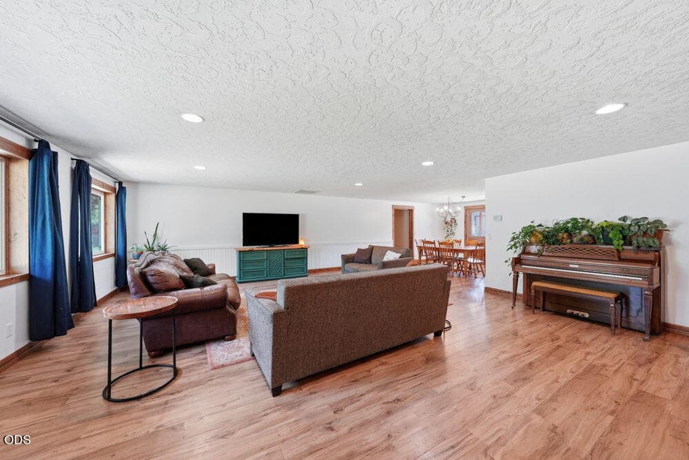Photo of 16025 Sunset Lane 6 of 66