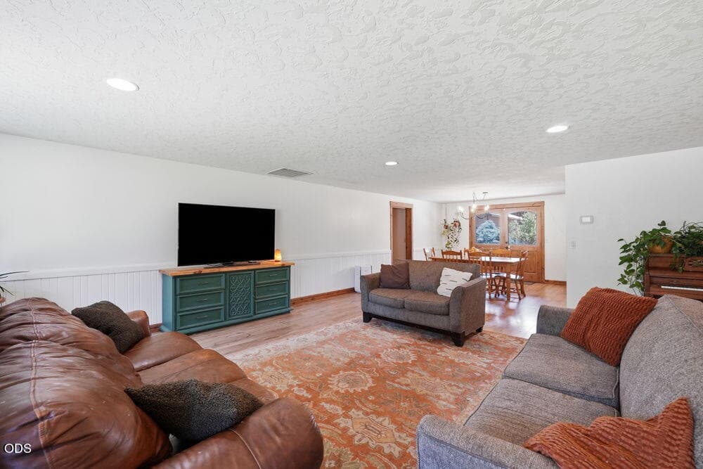 Photo of 16025 Sunset Lane 9 of 66