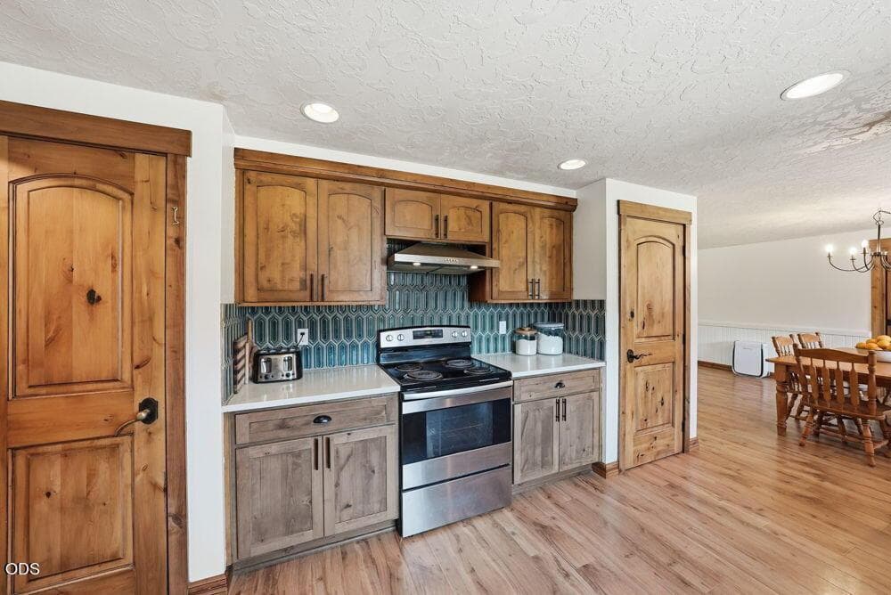 Photo of 16025 Sunset Lane 12 of 66
