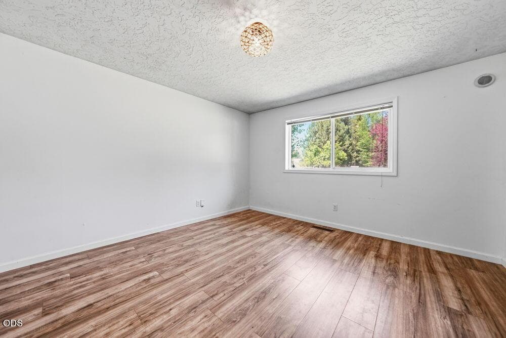 Photo of 16025 Sunset Lane 22 of 66