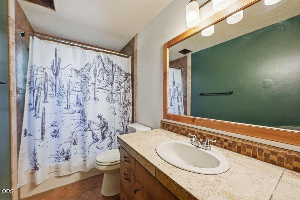 Photo of 16025 Sunset Lane 26 of 66