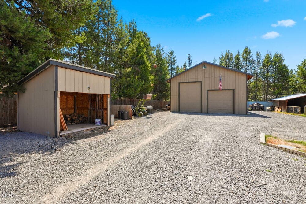 Photo of 16025 Sunset Lane 32 of 66