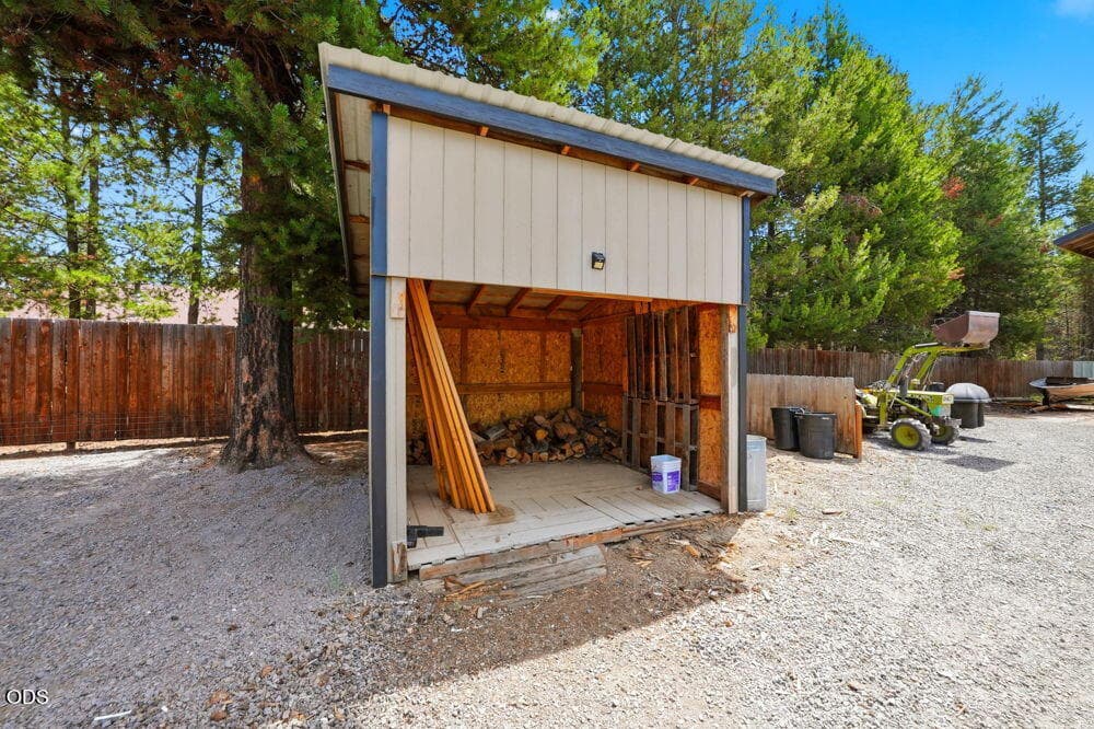 Photo of 16025 Sunset Lane 48 of 66