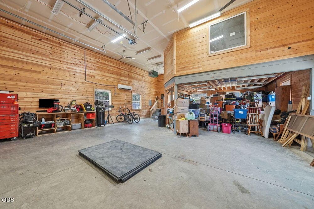 Photo of 16025 Sunset Lane 34 of 66