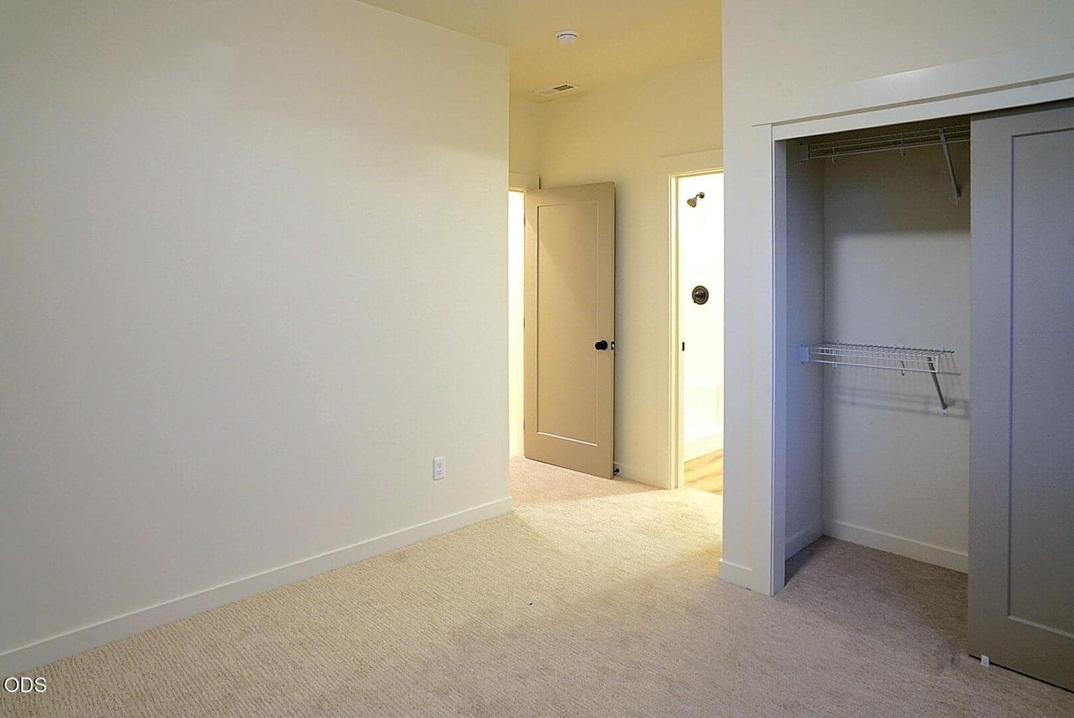 Photo of 1501 NE Laughlin Road 10 of 20