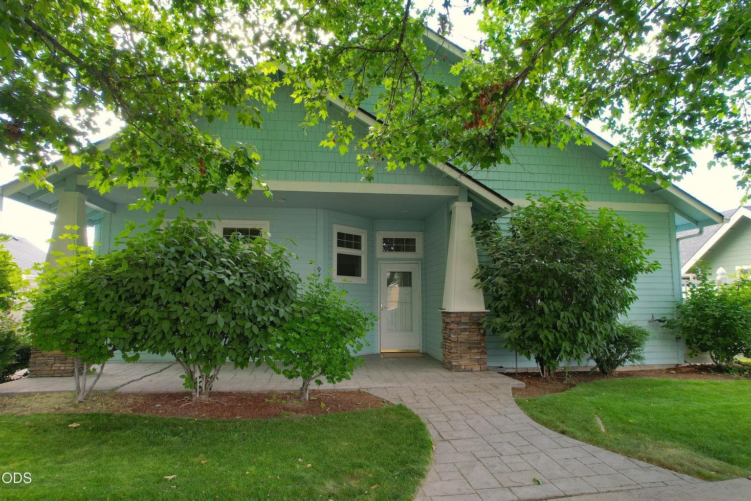 977 Hudspeth Lane