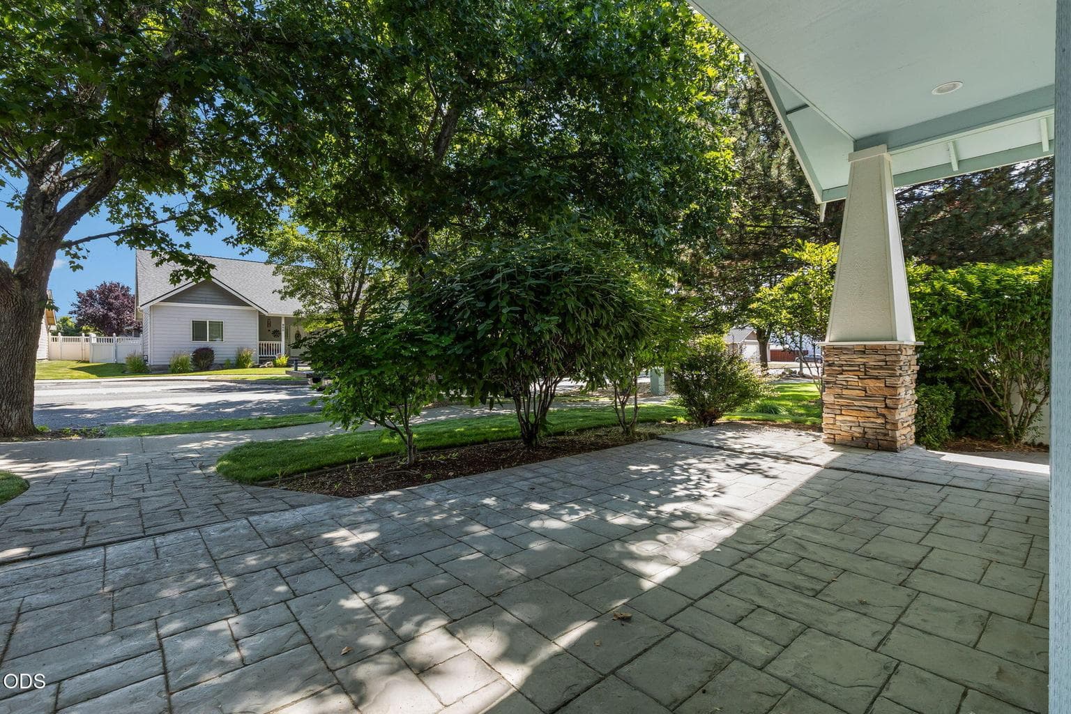 Photo of 977 Hudspeth Lane 3 of 70