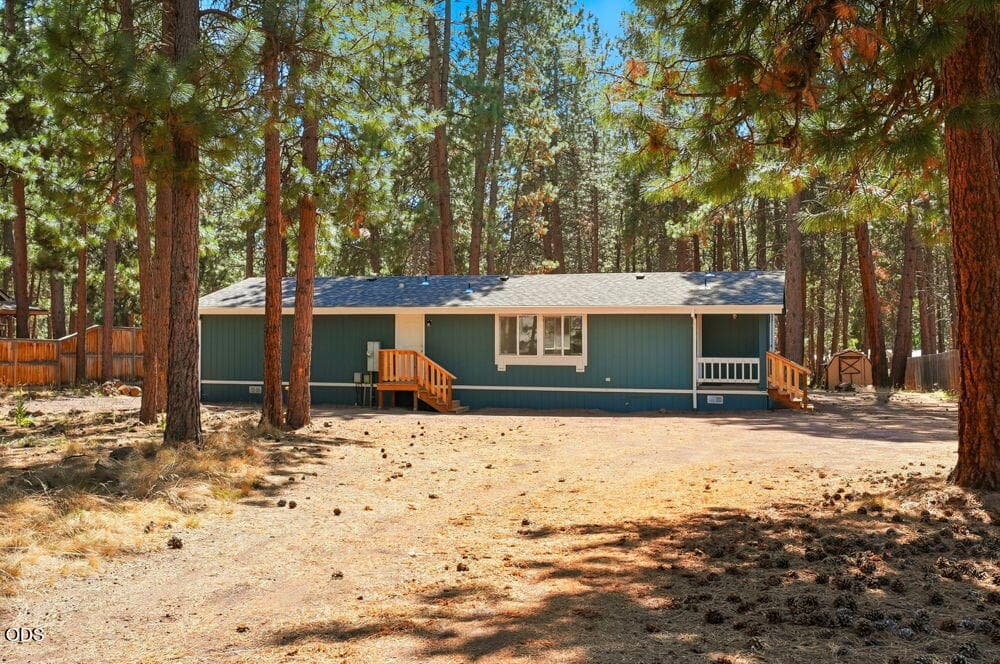 Photo of 60115 Crater Road 1 of 54