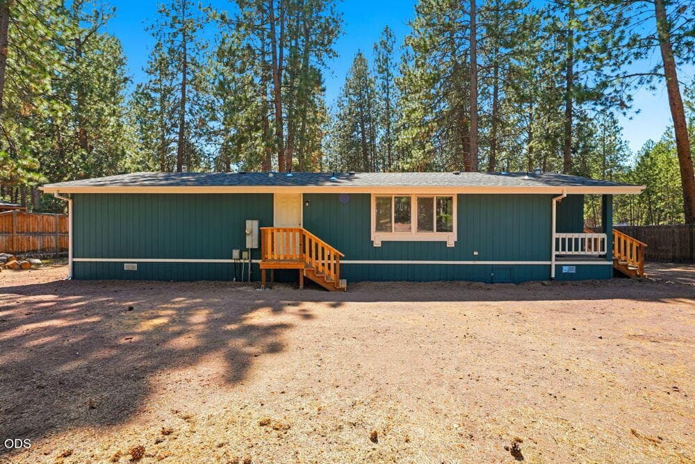 Photo of 60115 Crater Road 2 of 54