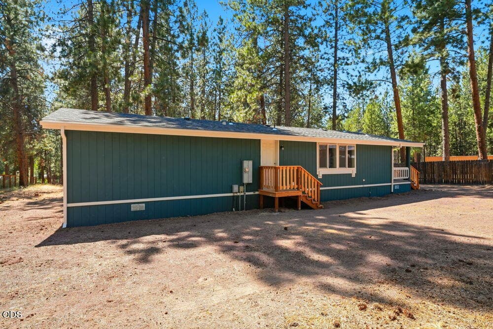 Photo of 60115 Crater Road 3 of 54