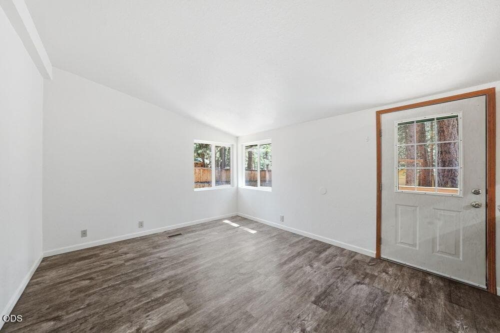 Photo of 60115 Crater Road 13 of 54