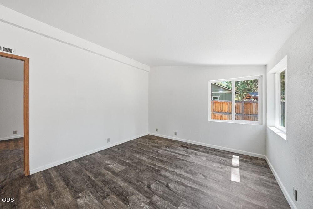 Photo of 60115 Crater Road 16 of 54