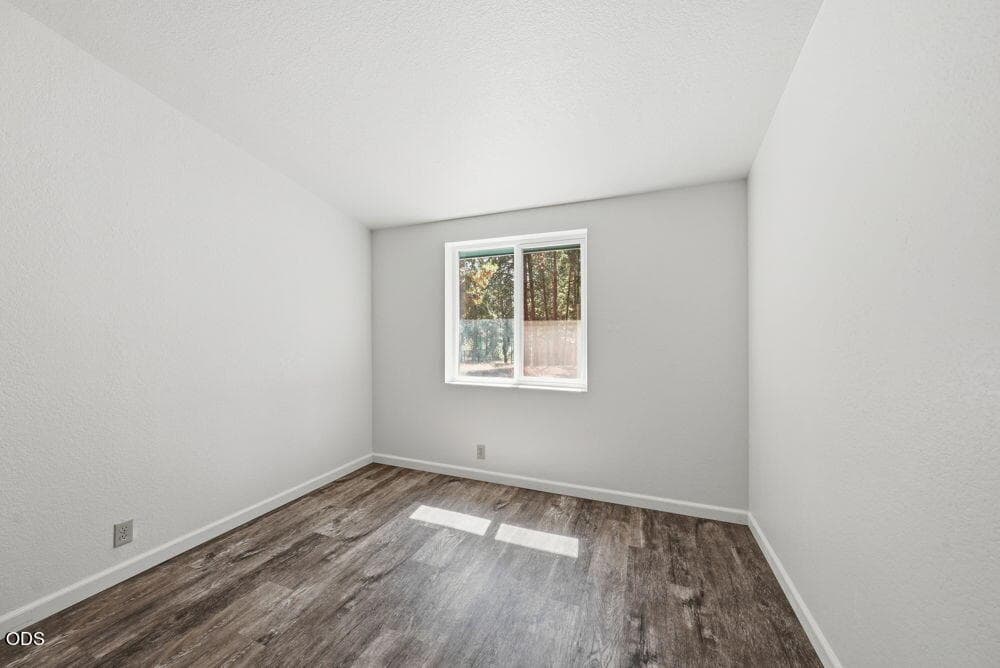 Photo of 60115 Crater Road 23 of 54