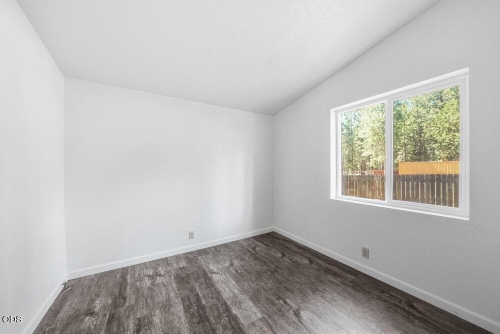 Photo of 60115 Crater Road 25 of 54