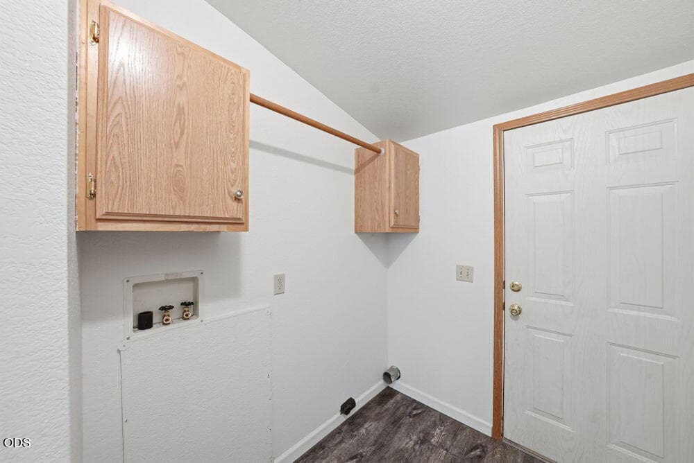 Photo of 60115 Crater Road 29 of 54