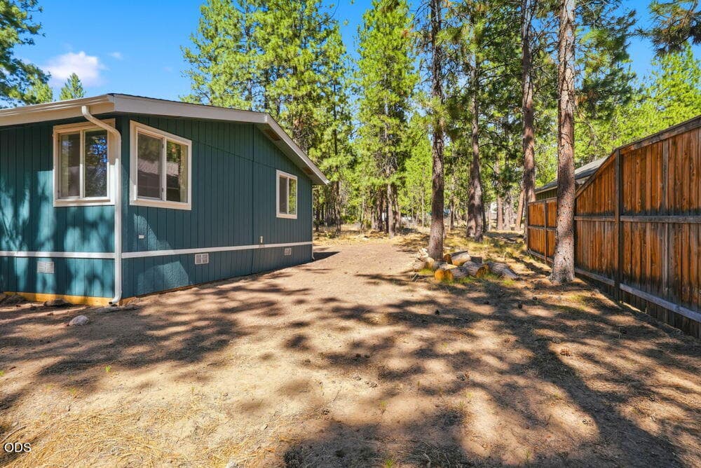 Photo of 60115 Crater Road 41 of 54