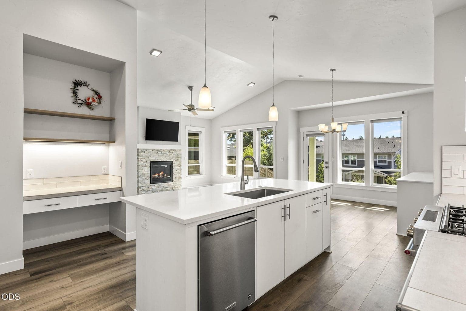 Photo of 61016 SE Crane Peak Court 10 of 47