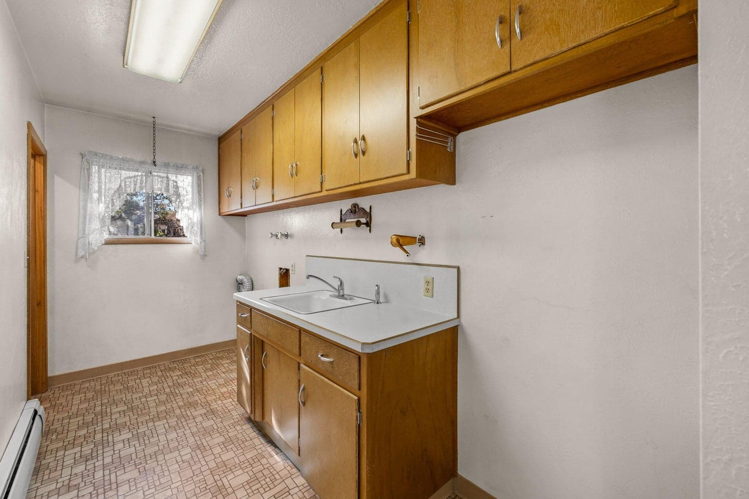 Photo of 195 SE Roosevelt Avenue 29 of 47