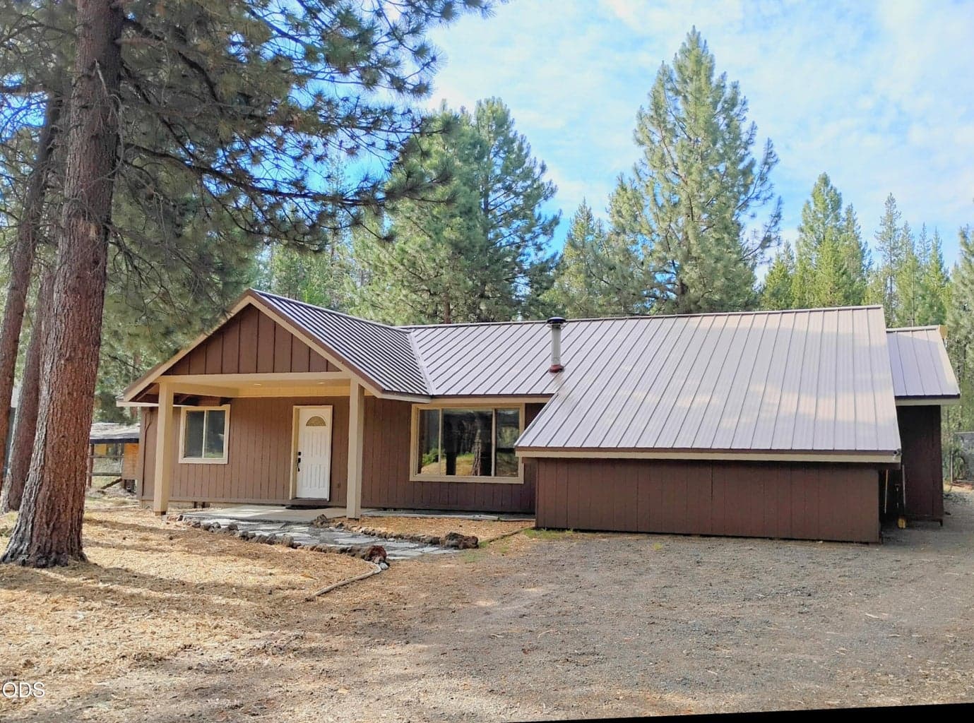 Photo of 16947 Quartz Road 1 of 16