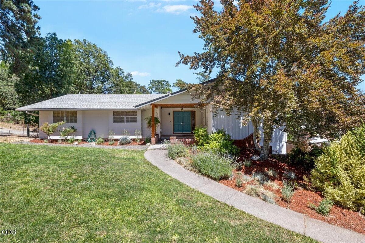 Photo of 340 Miner Way 1 of 38