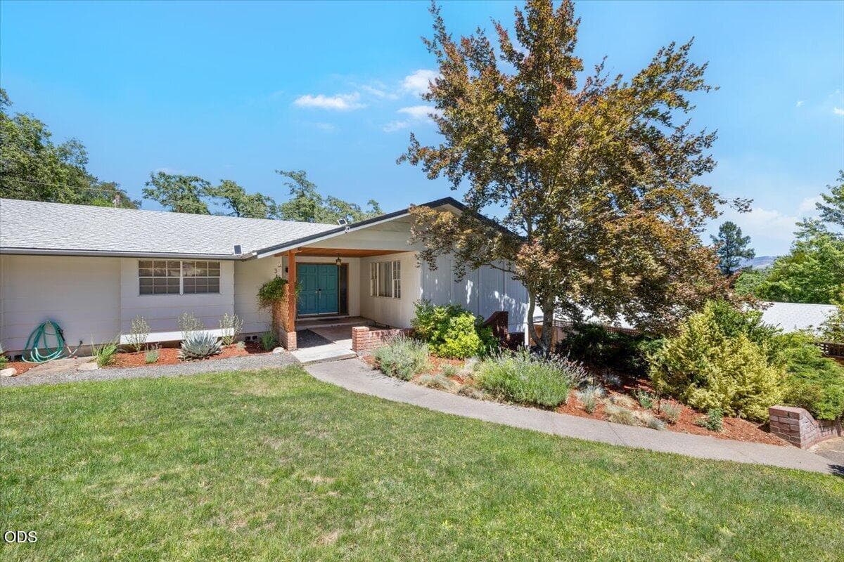 Photo of 340 Miner Way 3 of 38