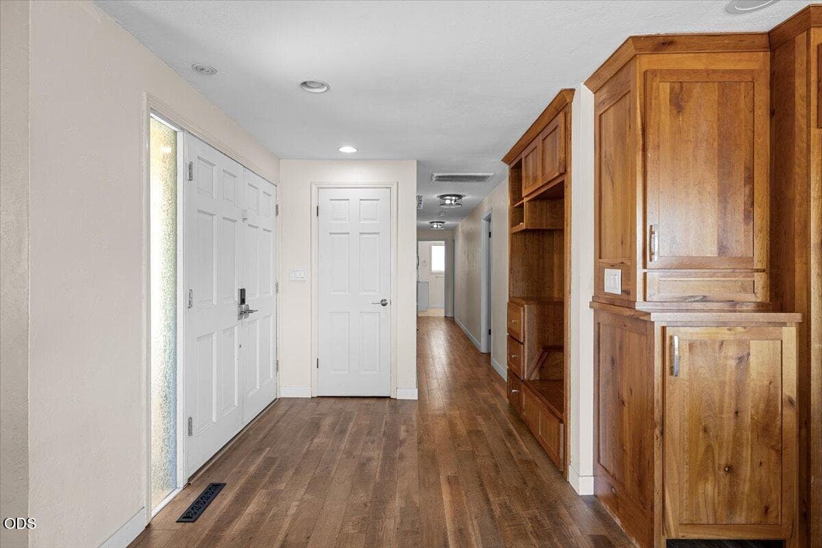 Photo of 340 Miner Way 5 of 38