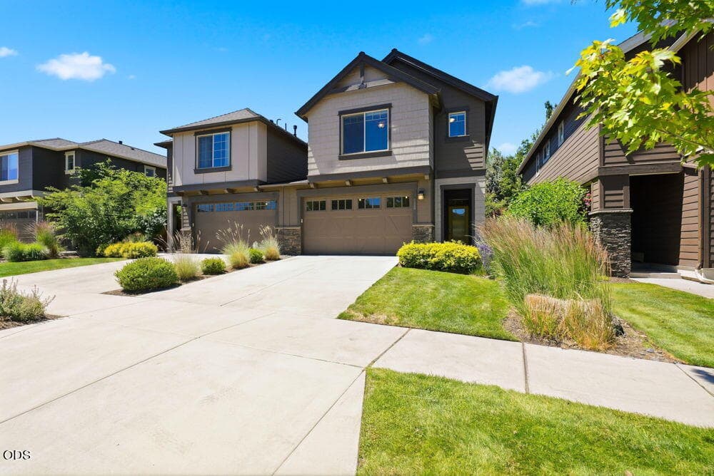 Photo of 63195 Black Powder Lane 2 of 48