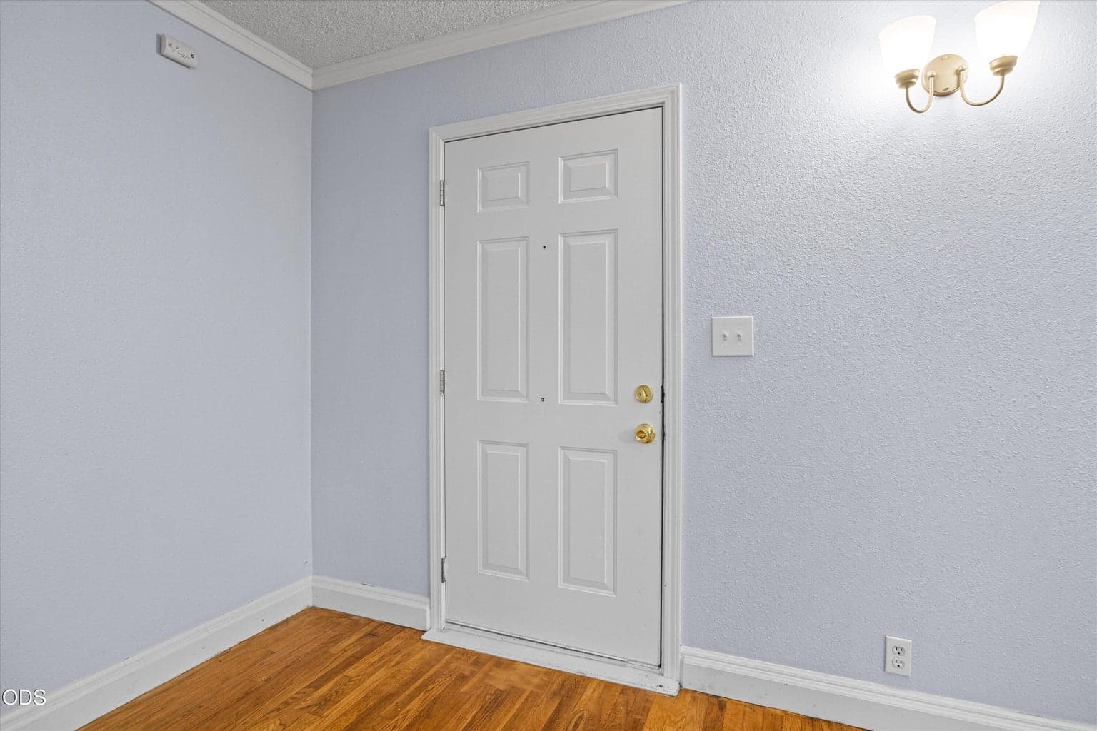 Photo of 407 Jackson Street 2 of 30
