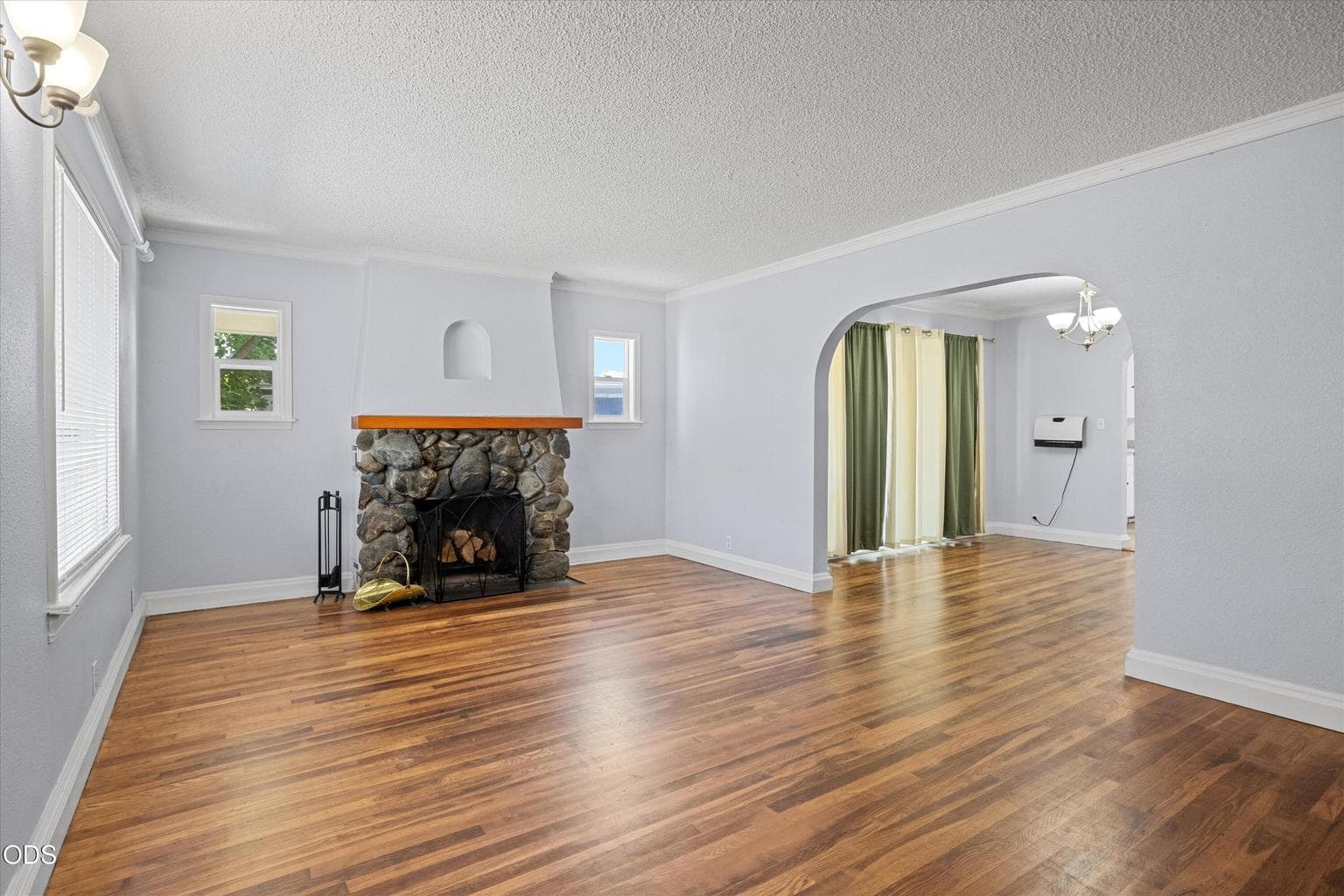 Photo of 407 Jackson Street 3 of 30