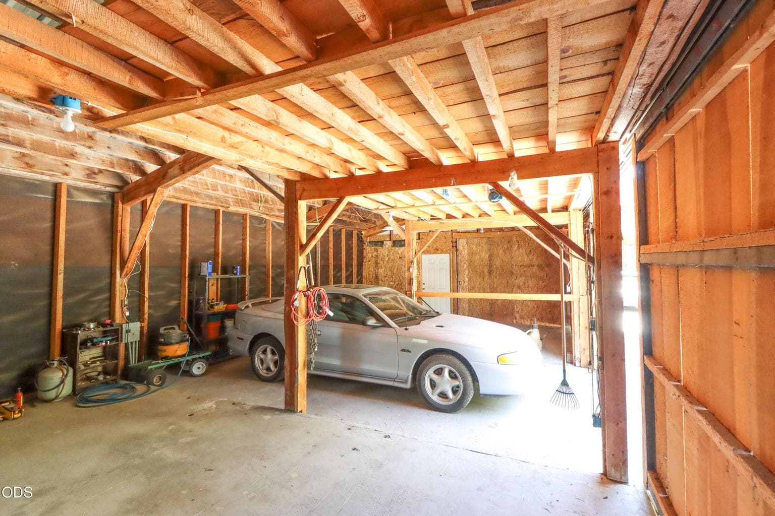 Detached 3-car Garage