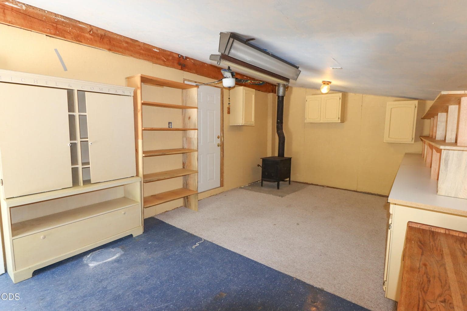 Workroom connected to 3-car Garage