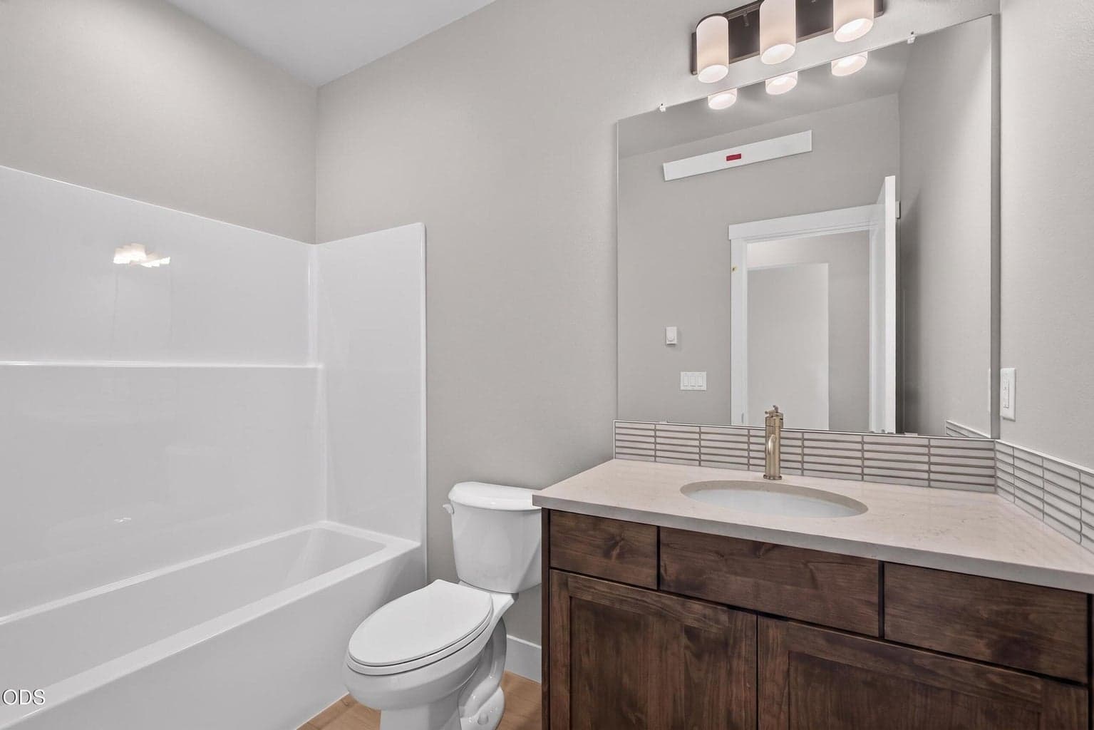 Photo of 3932 SW 39th Street 12 of 20