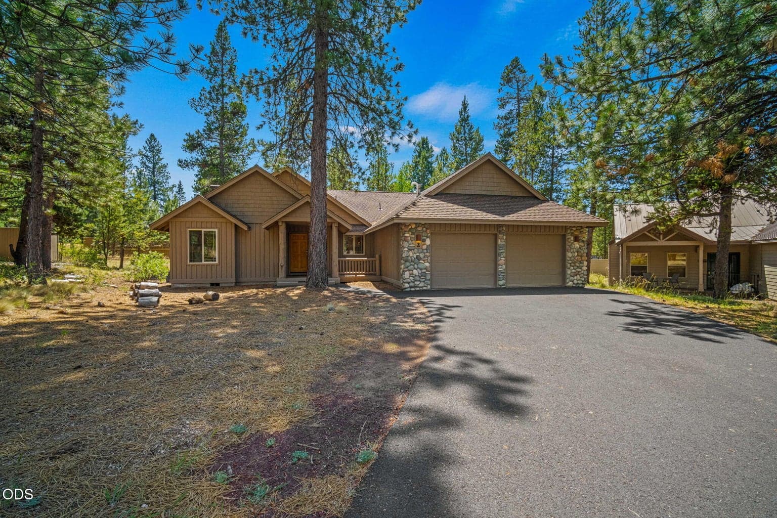 Photo of 57641 Splitrock Lane 1 of 39