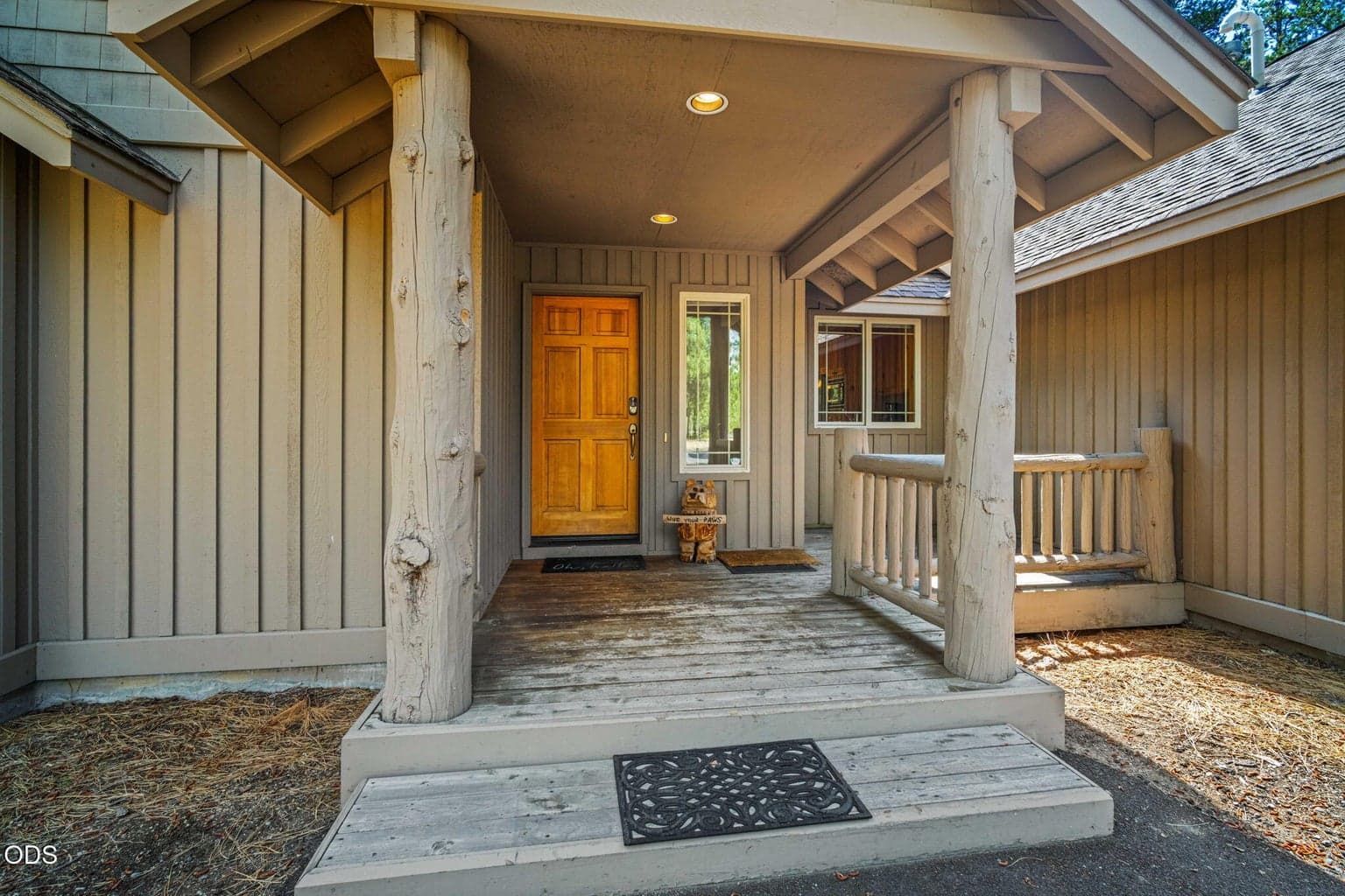 Photo of 57641 Splitrock Lane 2 of 39