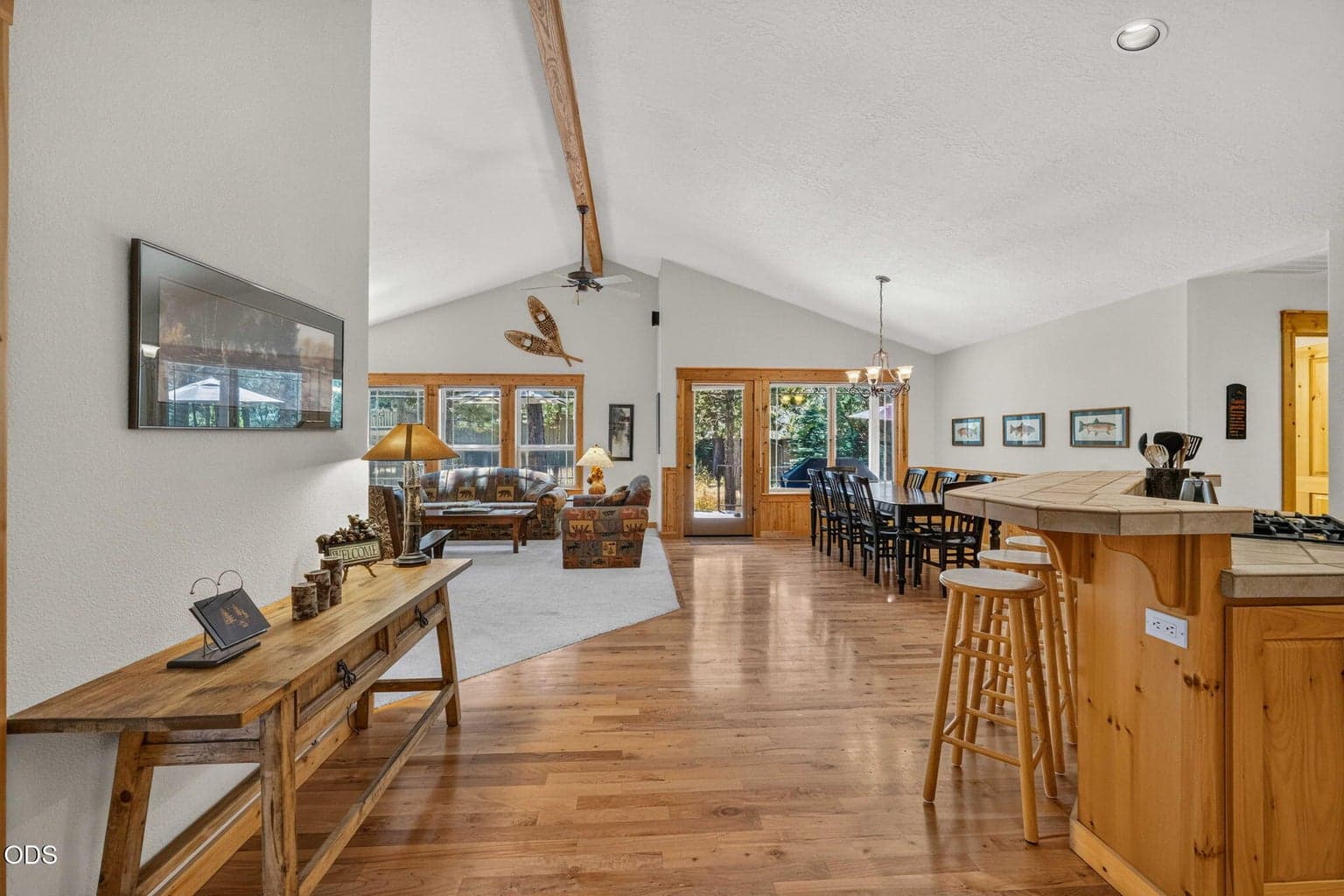 Photo of 57641 Splitrock Lane 13 of 39