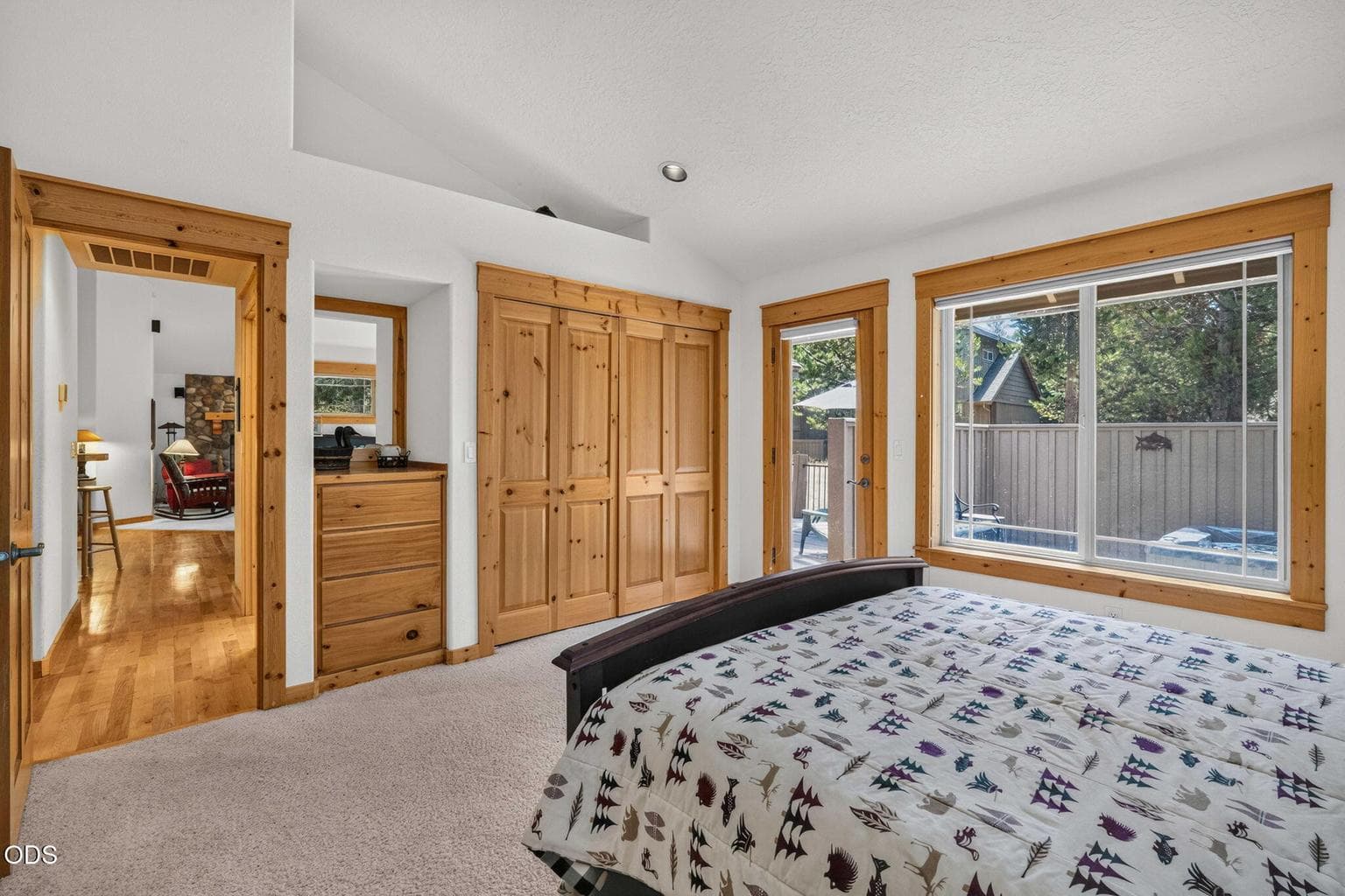 Photo of 57641 Splitrock Lane 23 of 39