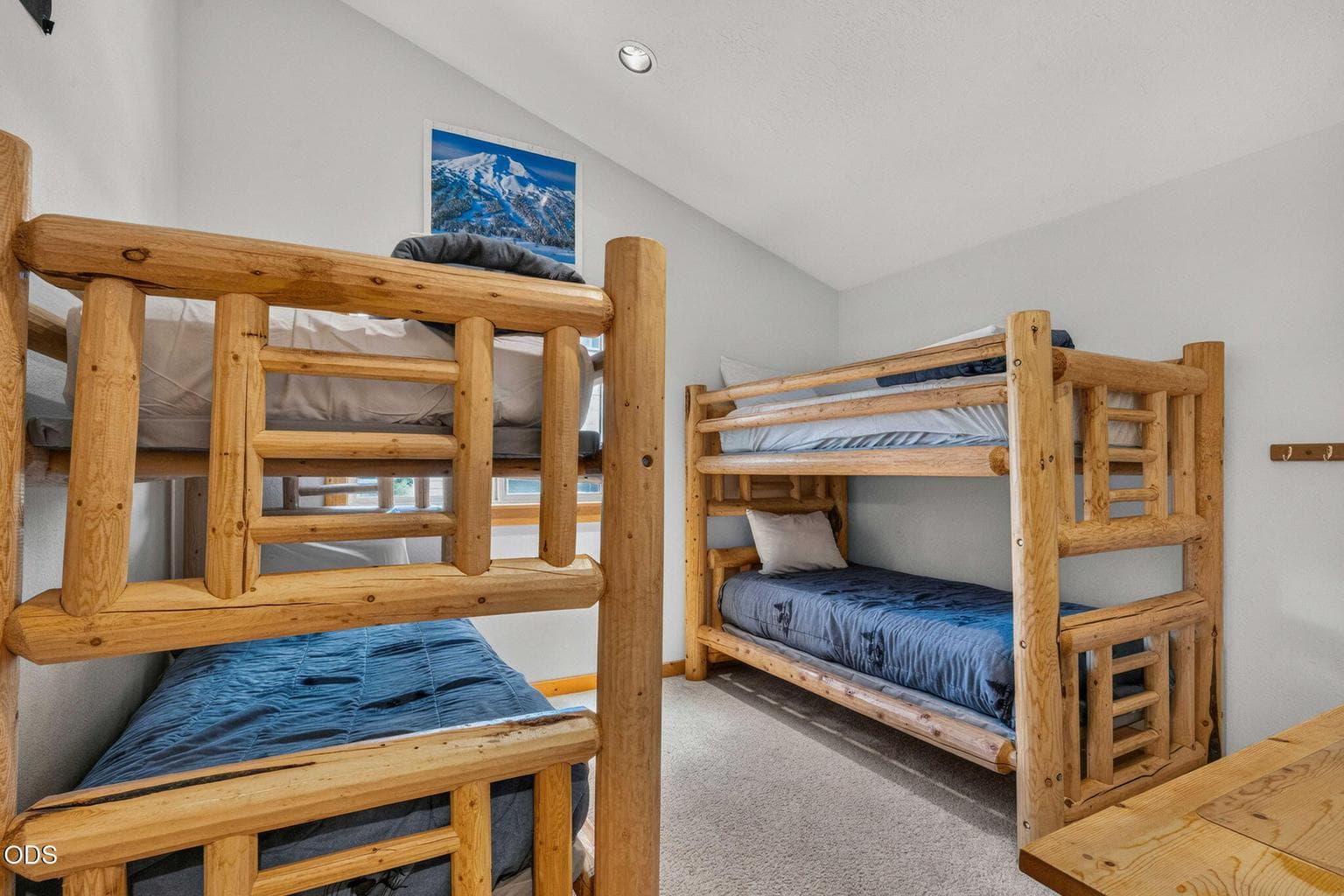 Photo of 57641 Splitrock Lane 24 of 39