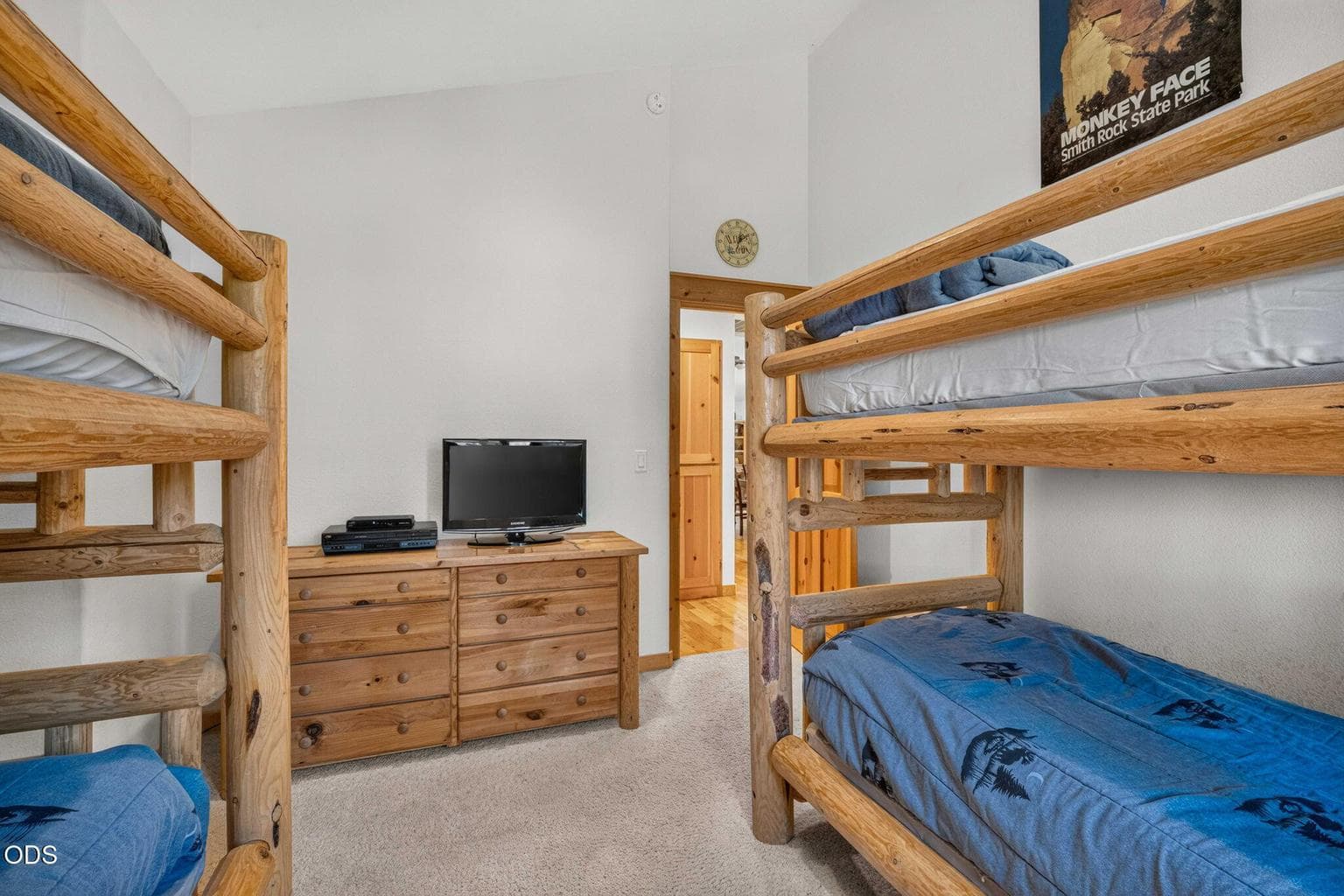 Photo of 57641 Splitrock Lane 25 of 39