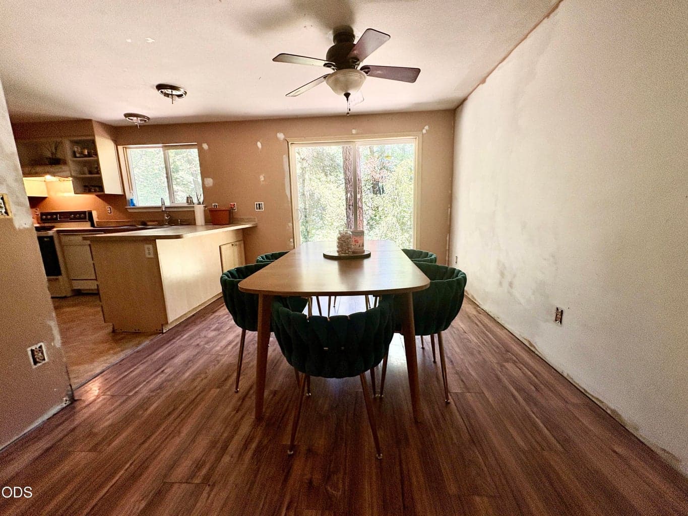 Photo of 1202 Sheraton Drive 4 of 12